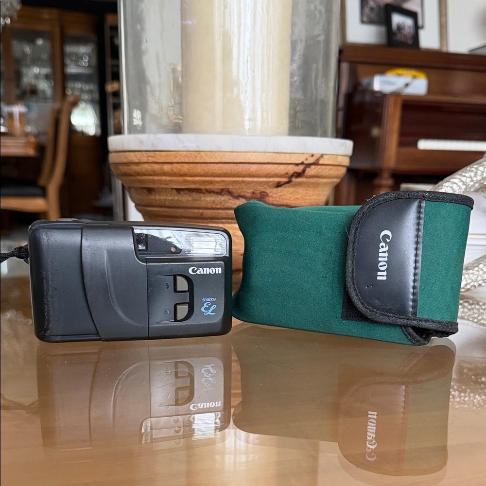 Canon Snappy EL vintage Black Flash with Green Case